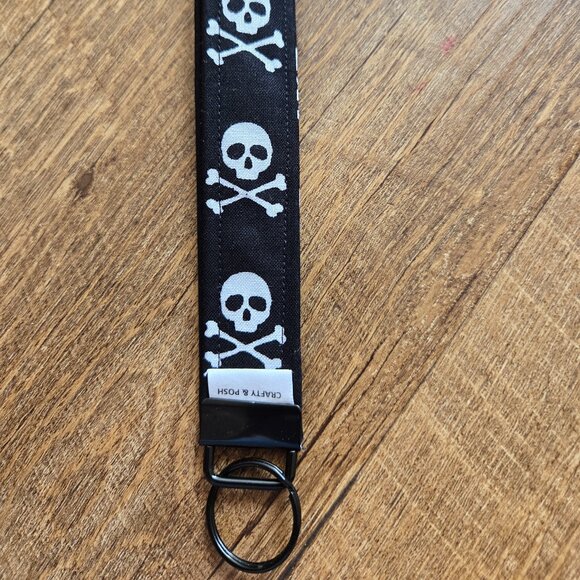 Crafty & Posh Black Skull Handmade Key Wristlet - Picture 2 of 3